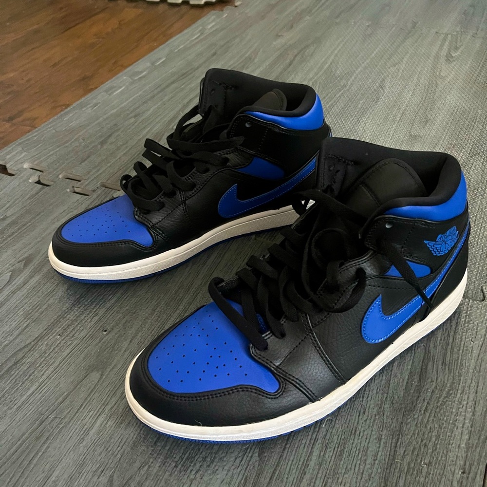 Air Jordan 1 Mid